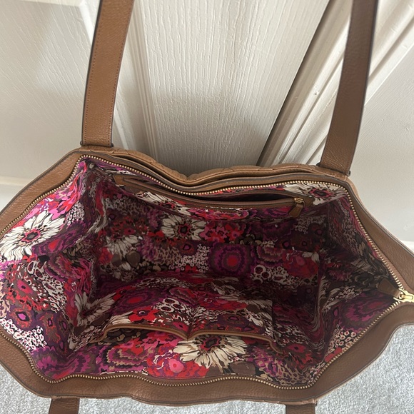Leather Vera Bradley computer bag. - Picture 4 of 7